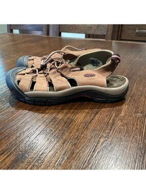 KEEN Newport Hiking Sandals Women's Sz 11 Brown Pink Gorpcore Outdoor Waterproof